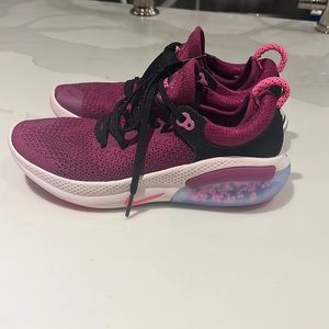 NIKE plum Joyride Run FK low-top sneakers